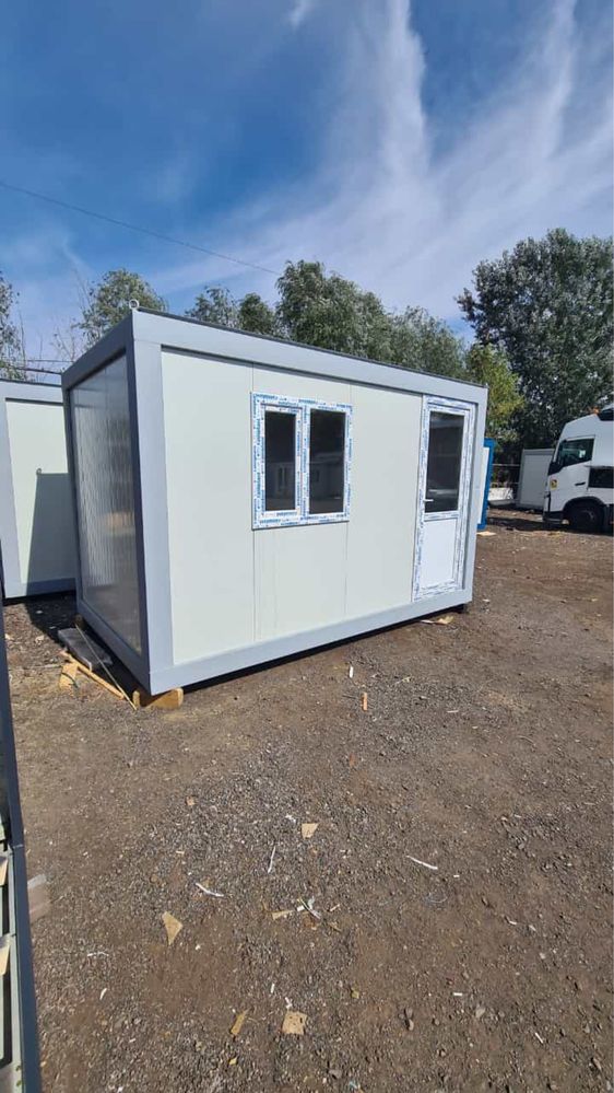 Vând containere birou 6x2,4 un geam o ușa 2700€