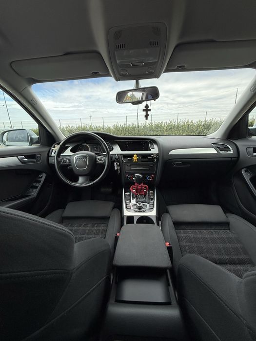 Vand Audi A4 an 2010 automat