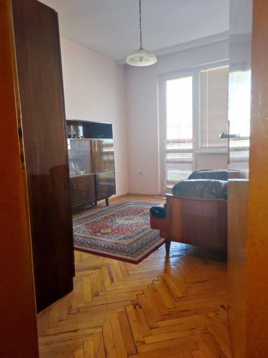 Дава се под наем Четиристаен апартамент в Варна, Централна поща - 98 кв.м за 510 € - Снимка #1