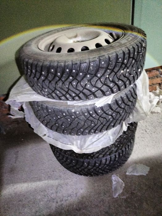 Продам идеальную резину с дисками на 185x65x15 4x100