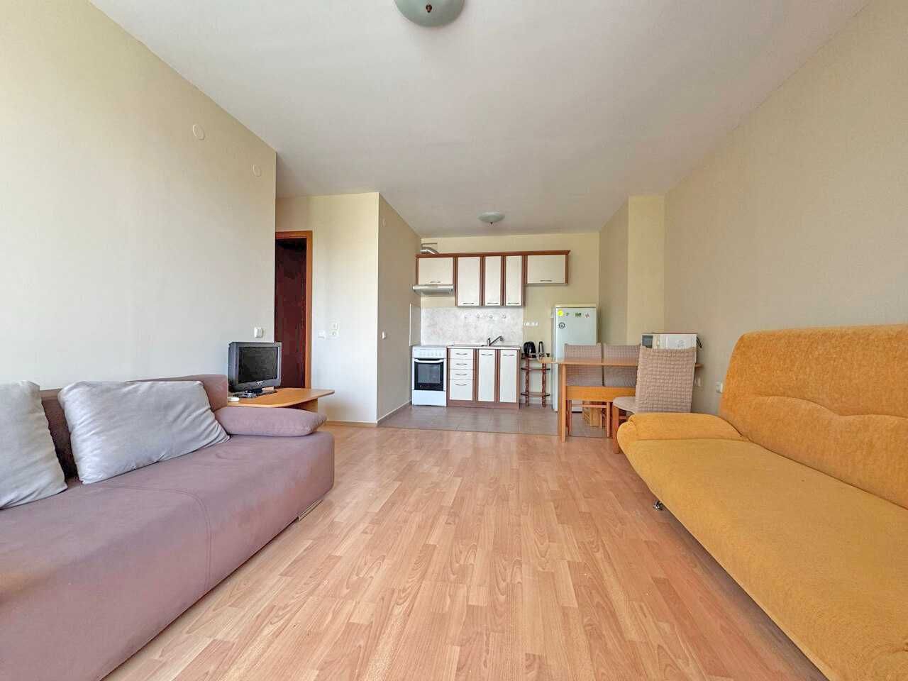 Продава се Двустаен апартамент в к.к. Слънчев бряг - 60 кв.м за 1084 €/кв.м - Снимка #1
