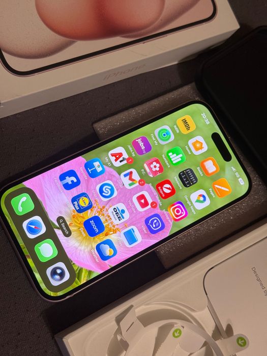 iPhone 15 Pink 128GB с гаранция 97%