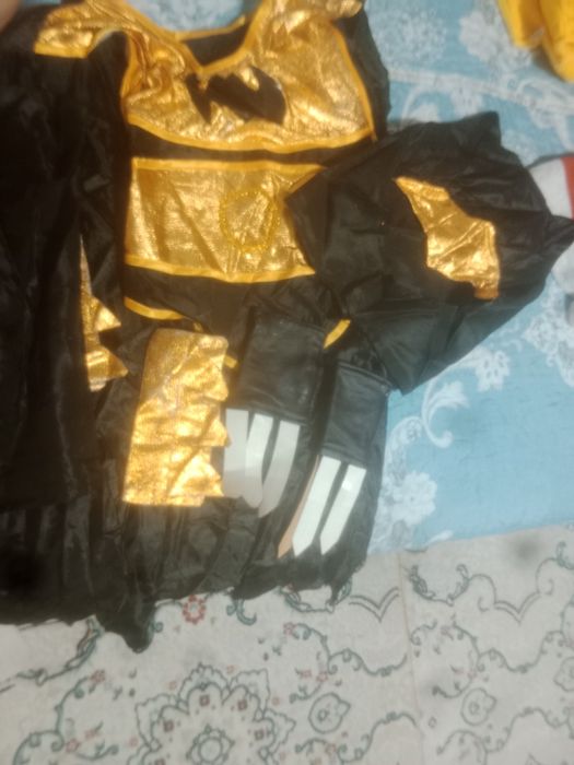 Отдам бесплатно костюм бетмана