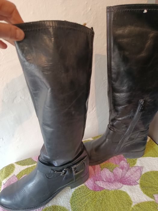 Сапоги  в отличном состоянии 38 размер , также есть полусапожки