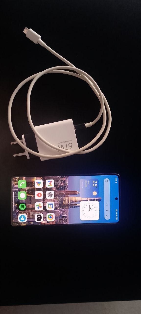 Продаю Poco M6 pro, в идеальном состоянии 8/256