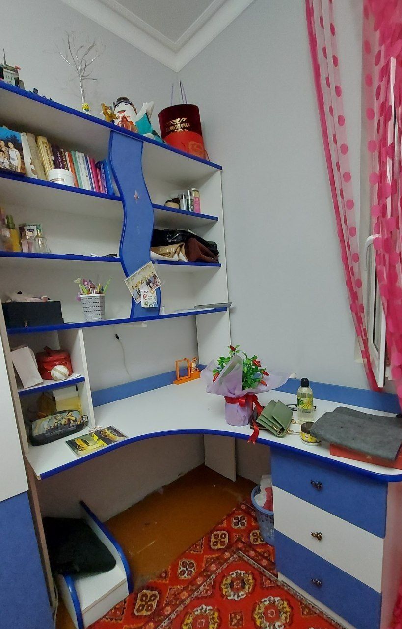 Шкаф детский и библиотека