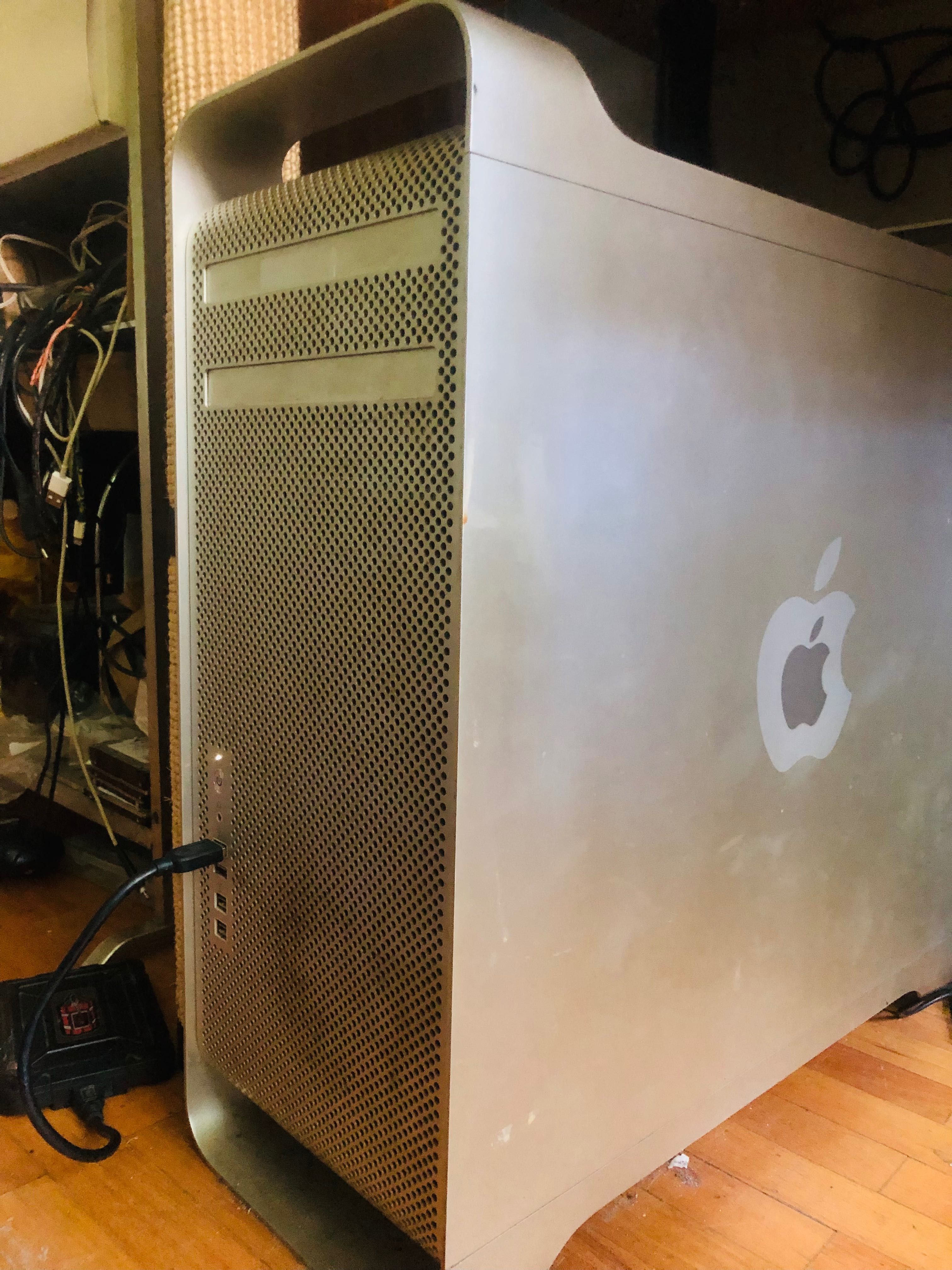 Mac Pro 5.1 Dual Xeon 3,46 GHz 12 Core  32 GB RAM AMD Radeon PRO W5500