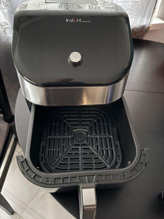 Instant pot air fryer / фритюрник с горещ въздух