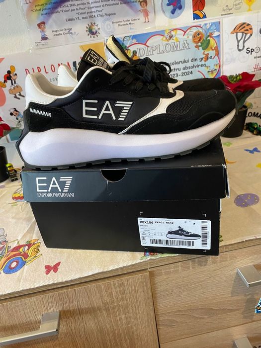Adidasi Emporio Armani