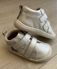 Боси обувки в бяло Колев и Колев