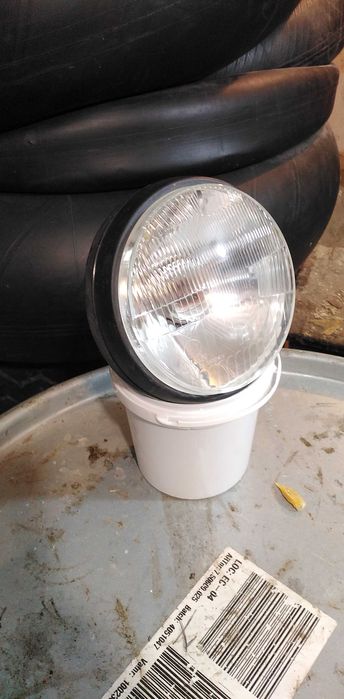 Продается фара (фароискатель) для грузовой авто.