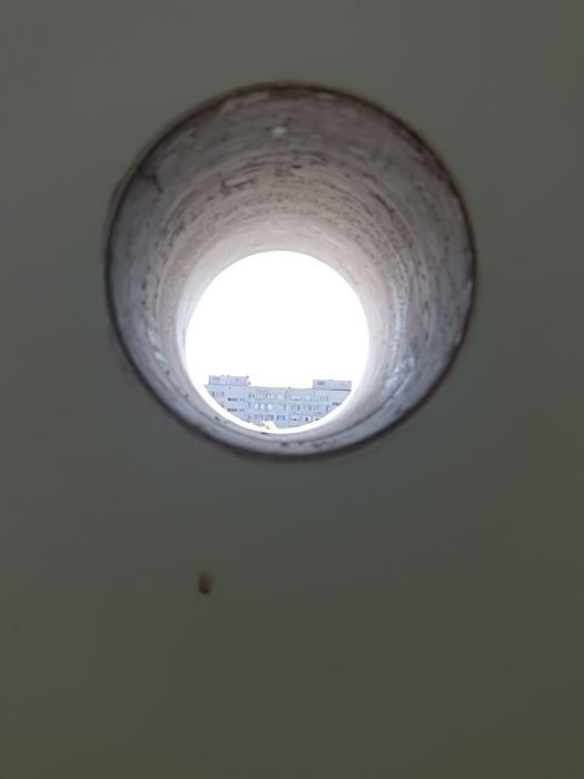 Gaură hotă, centrală