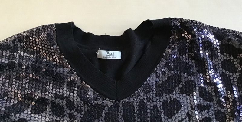 Pulover lung dama paiete model leopard F&F marimea M-L 12 UK impecabil