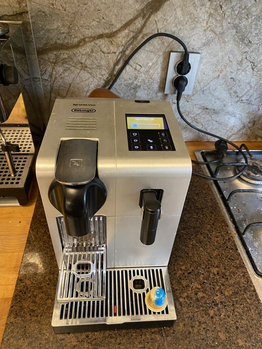 Aparat de cafea expresso nespresso delonghi