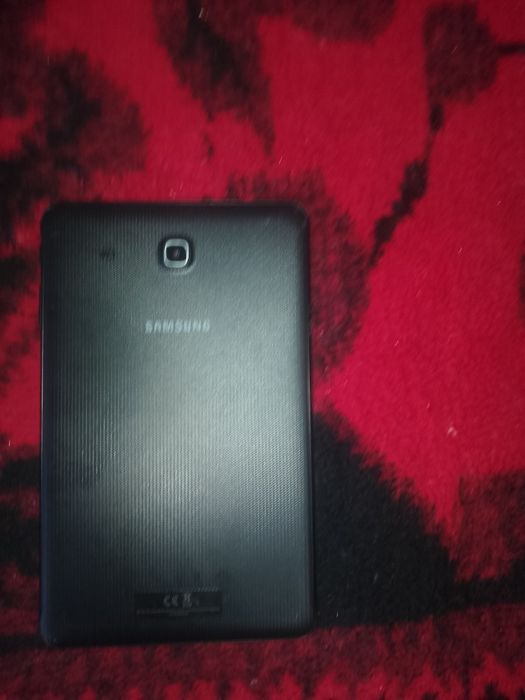 Vând tableta Samsung