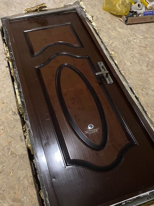 Дверь уличная входная