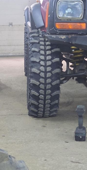 De vânzare cauciucuri 31x10.5 r15 4buc