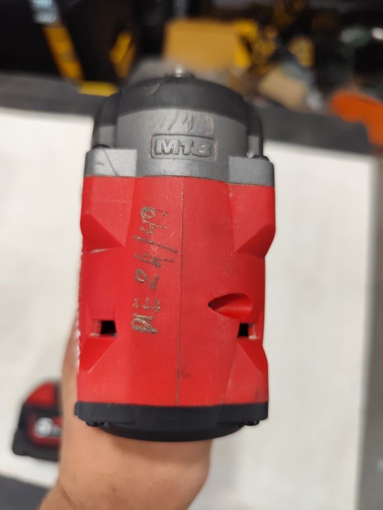 Безчетков акумулаторен гайковерт Милуоки Milwaukee M18 FIW2F12 + 5Ah