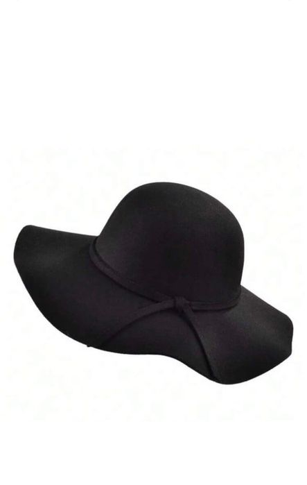 Зимна шапка тип балерина