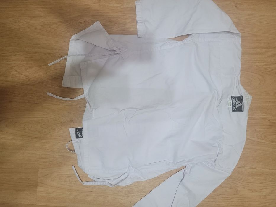 Продам кимоно белого цвета