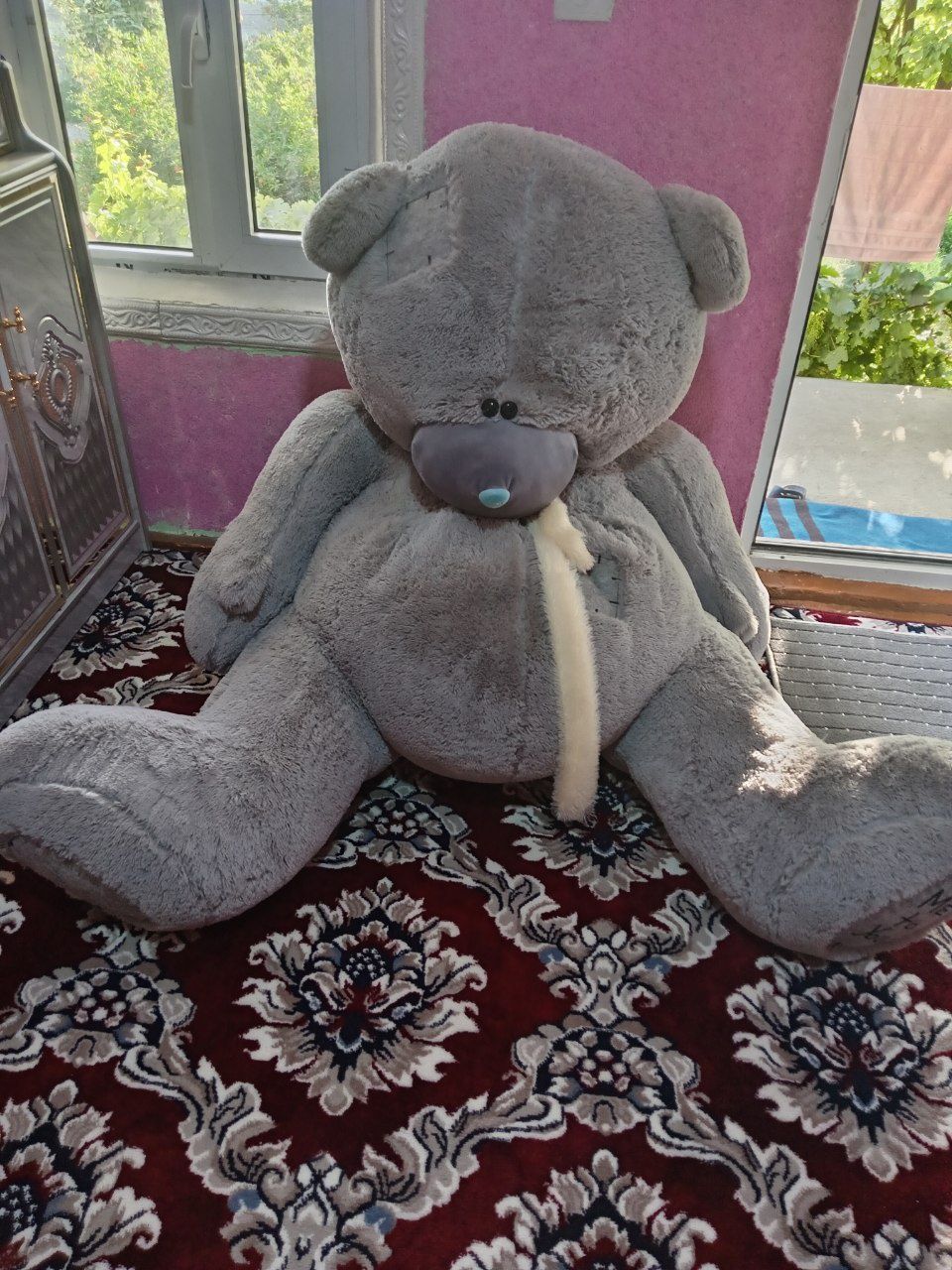 Tedi ayiqchasi sotiladi boyi 2 metr yangi hali narxini kelishamiz