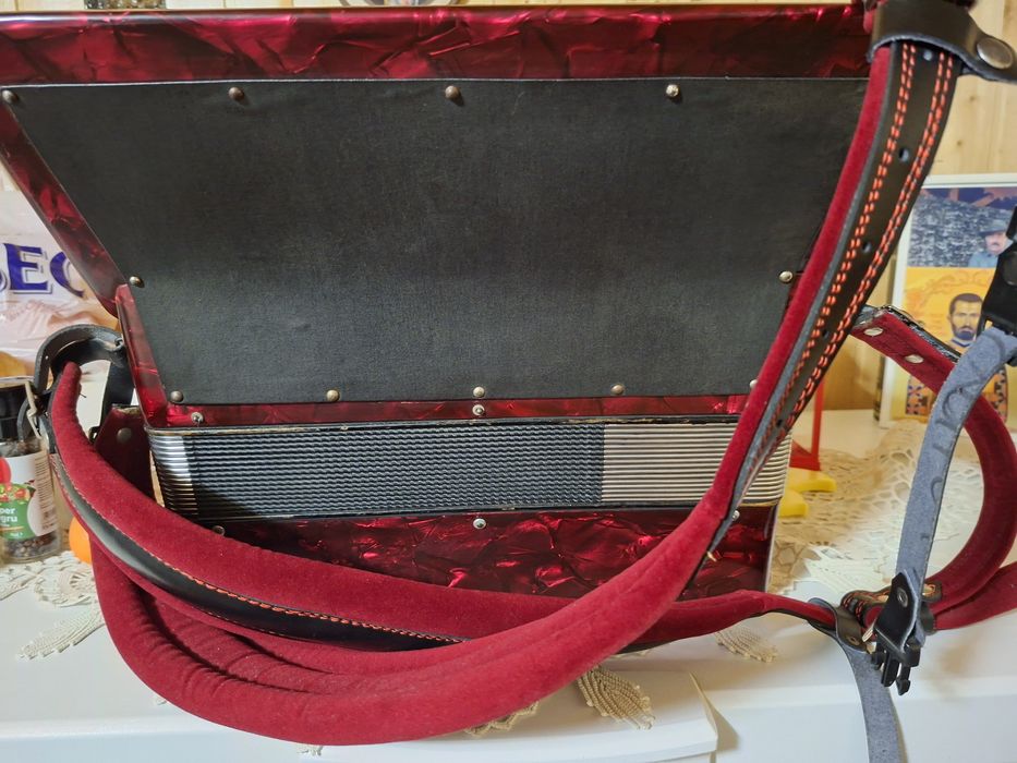 Hohner original  sunet clar arata foarte bine pret fix nu negociez