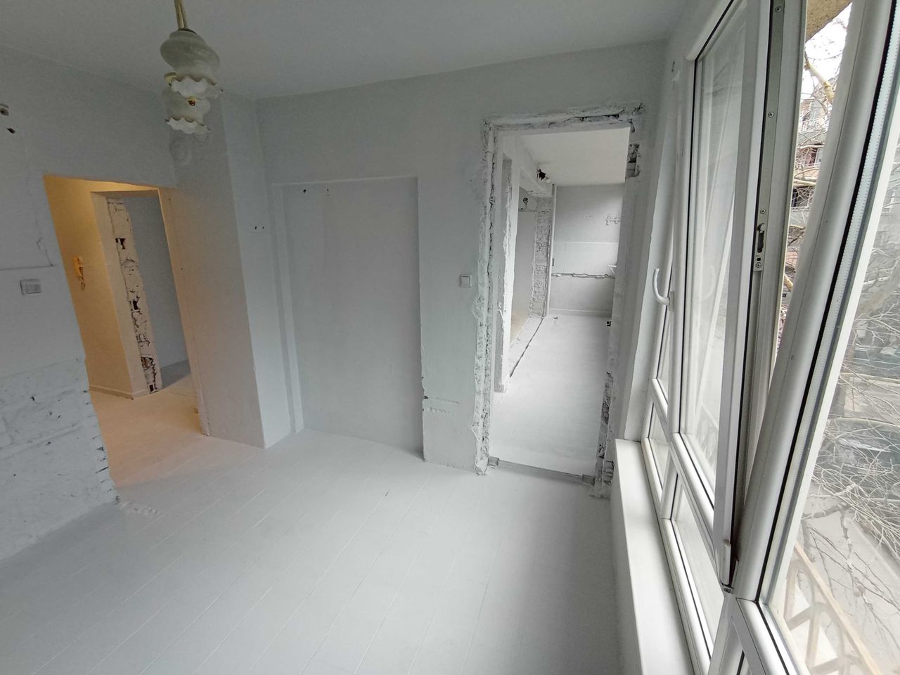 Дава се под наем Тристаен апартамент в Варна, ВИНС - 76 кв.м за 210000 € - Снимка #13