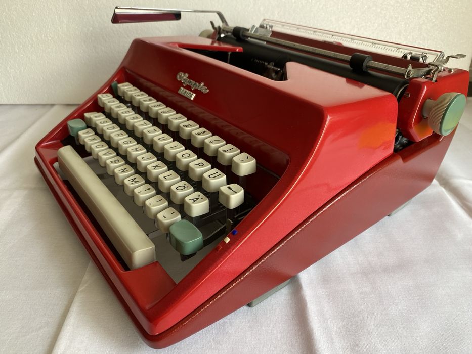 Masina de scris olympia monica