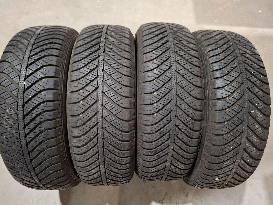 4  Anvelope M+S  215 60 r17 Goodyear
