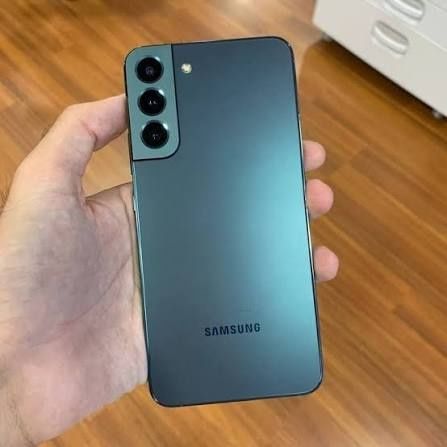 Samsung Galaxy S22 plus