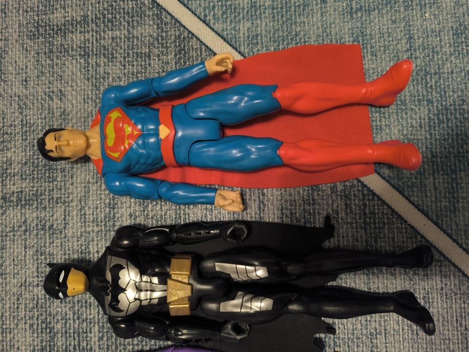 Super eroi DC 5 figurine( Batman, Joker , Superman , Robin )