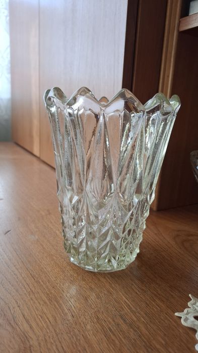 Кристални купи и вази