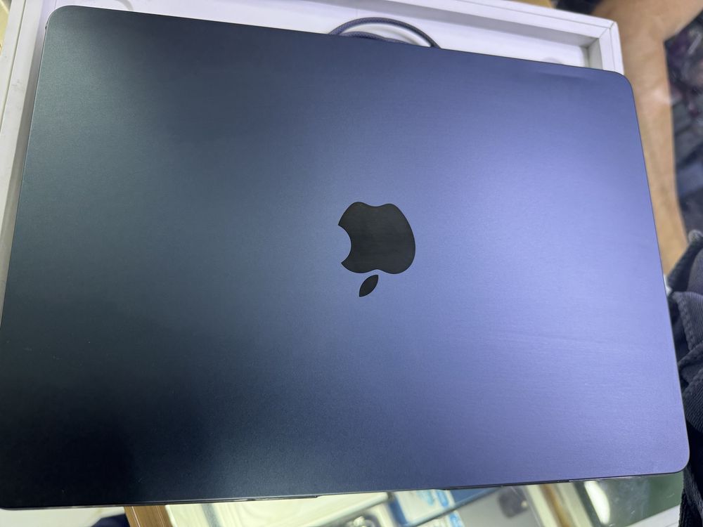 Apple Macbook air m2 ideal