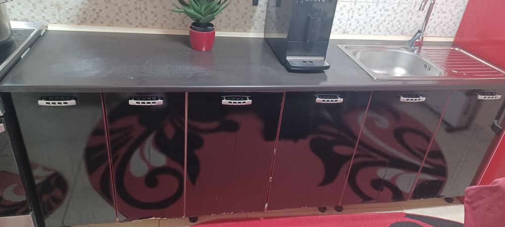 Mobila de bucătărie+frigider+hota+chiuveta
