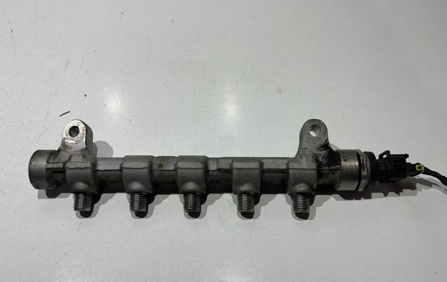 Rampa injectoare 0445214181 Hyundai i30 1 [facelift] [2010 - 2012]