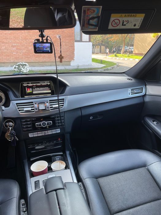 Vând Mercedes E Class 2.2