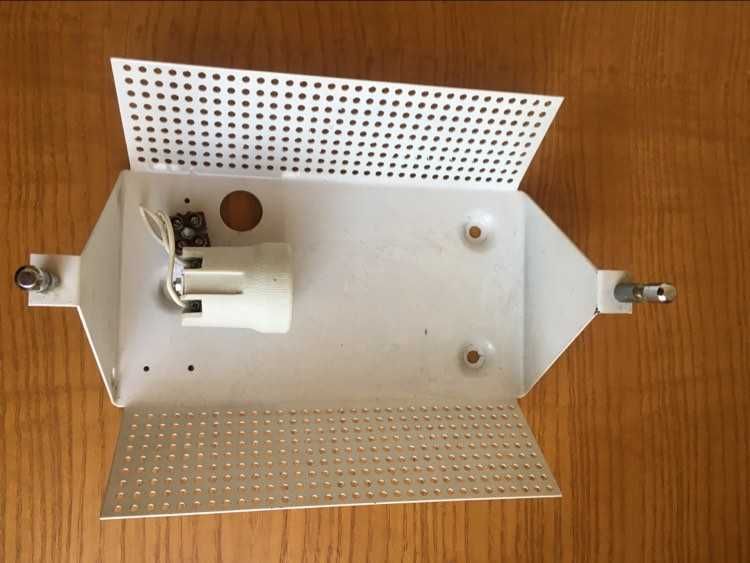 Плафон за детска стая с мотив футболисти.
