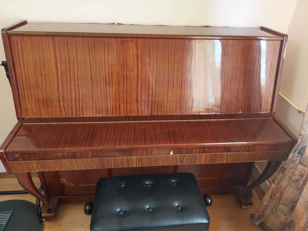 Pianină OKTAVA, 7 octave