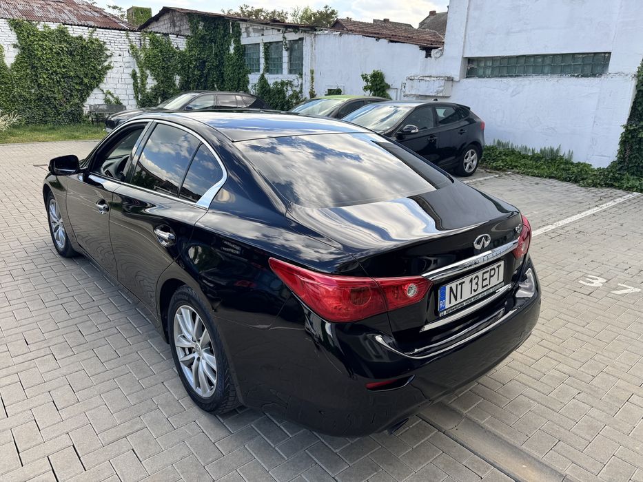 Infiniti Q50 2,2 cdi motorizare Mercedes