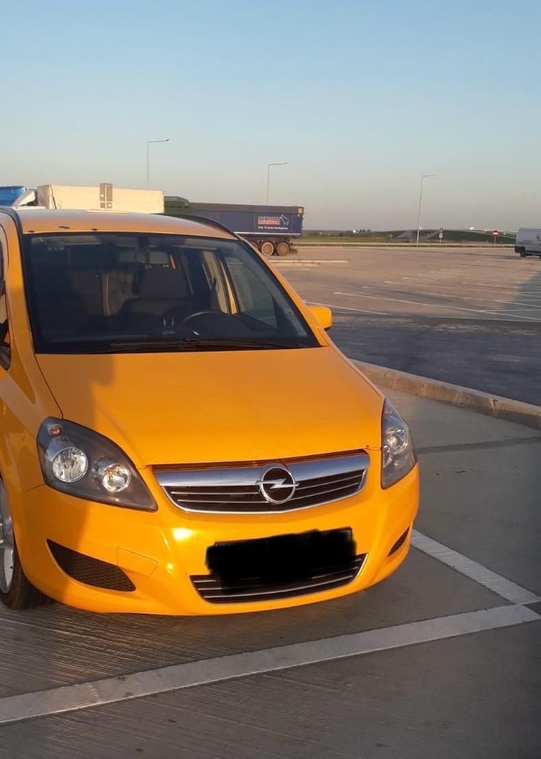 Opel zafira b на части 2011 година