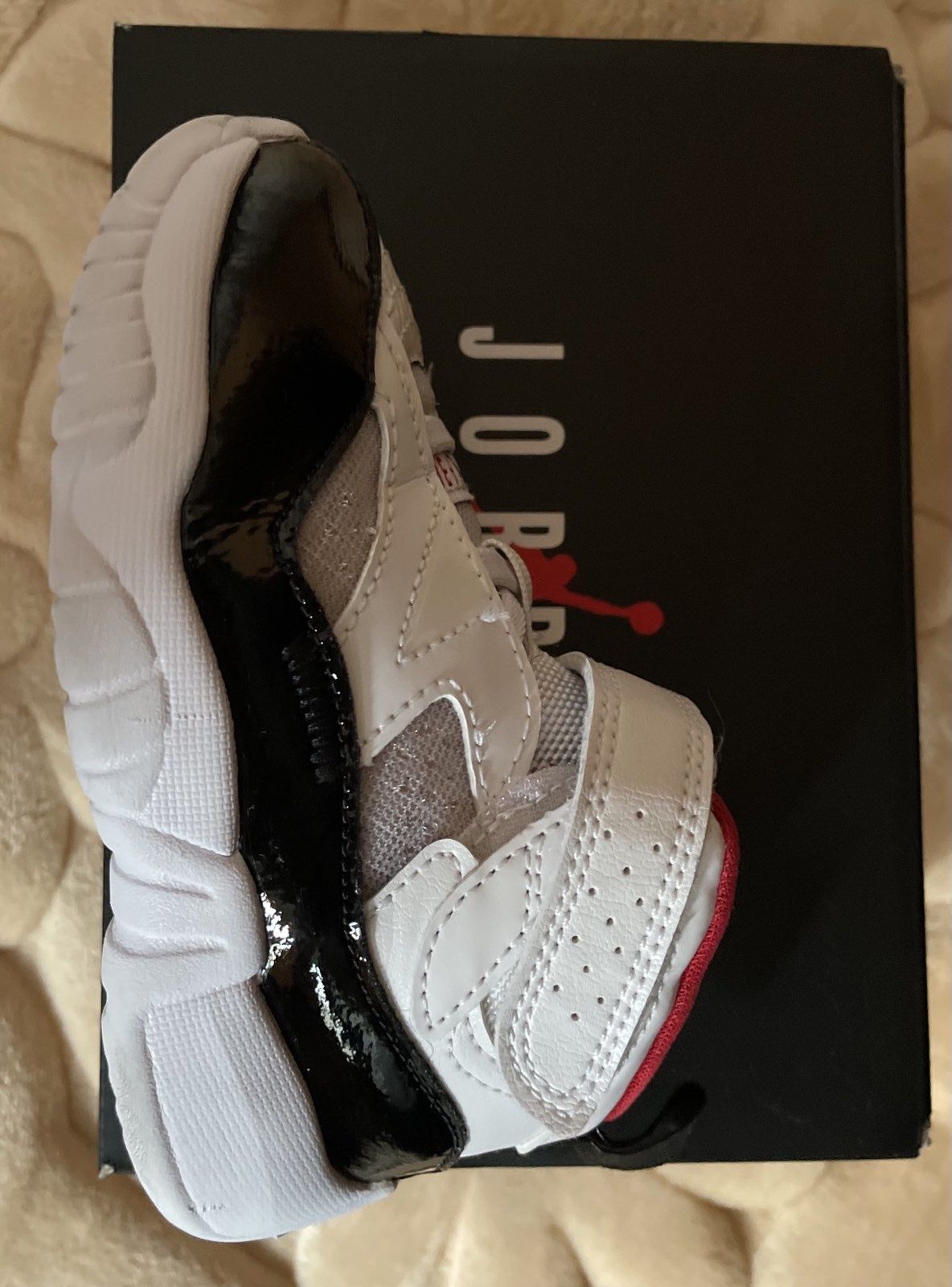 Продавам детски обувки JORDAN