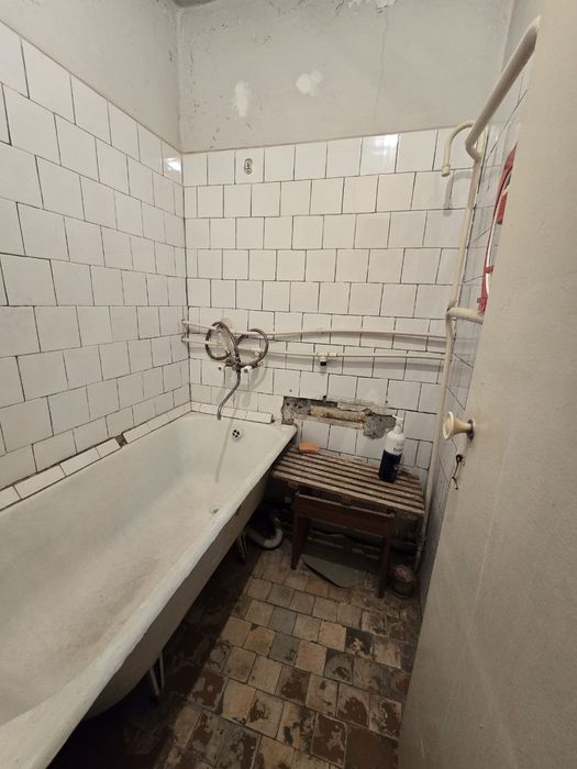 2 xonali arzon kvartira sotiladi. Zakanal.