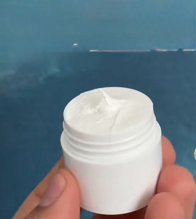 Аптекарска помада   Позната като Софиска