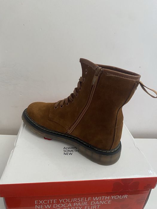 Дамски боти от набук