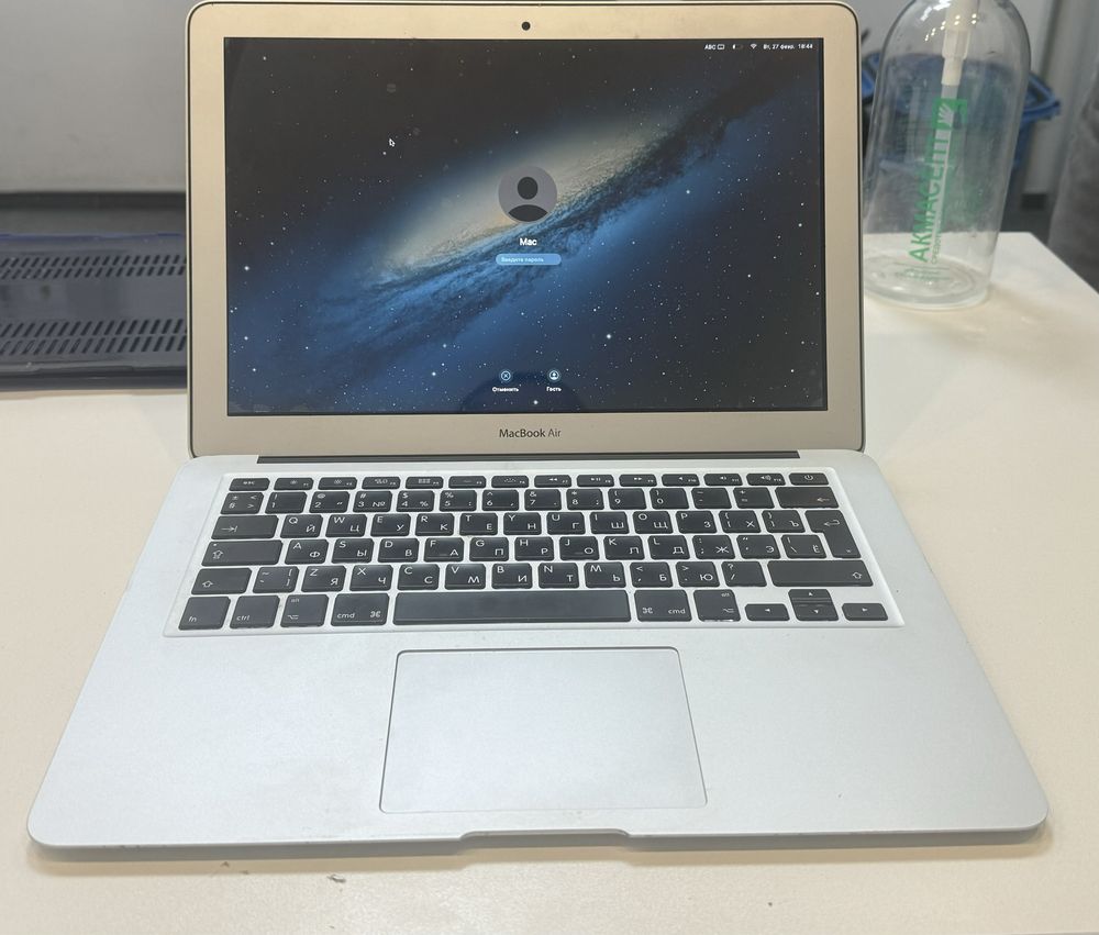 Соочно Macbook Air 13 (yearly 2015)