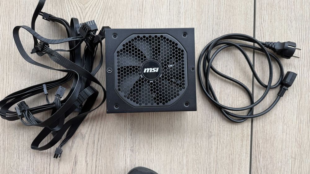 Sursă de alimentare MSI A850GF