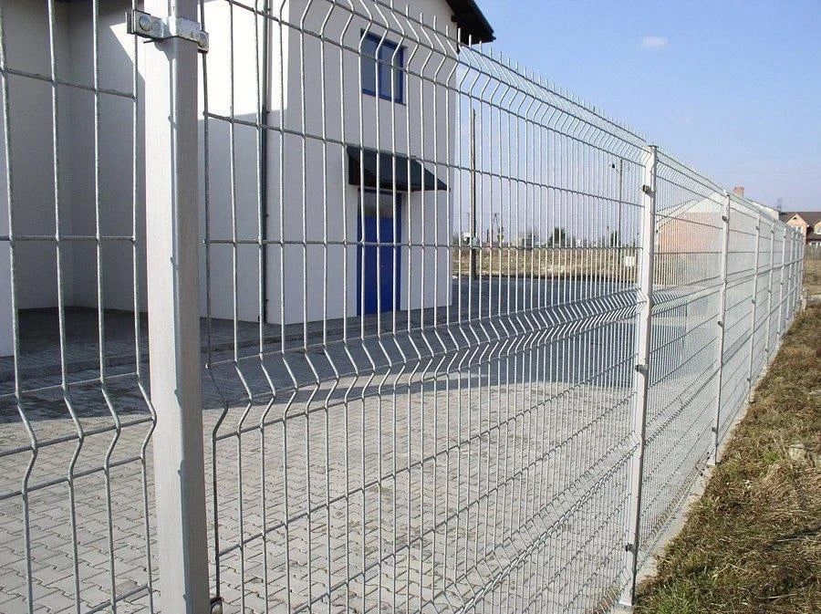 Executam garduri porți imprejmuiri din plasa la val sau alte modele