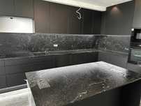 Granit (Black Mist) pentru o bucatarie moderna
