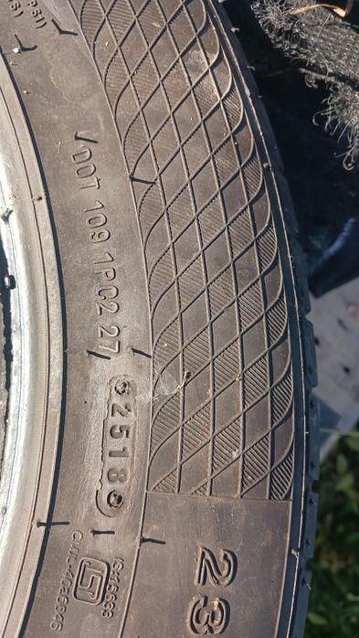 Vând 2 cauciucuri all season 235/55/R17