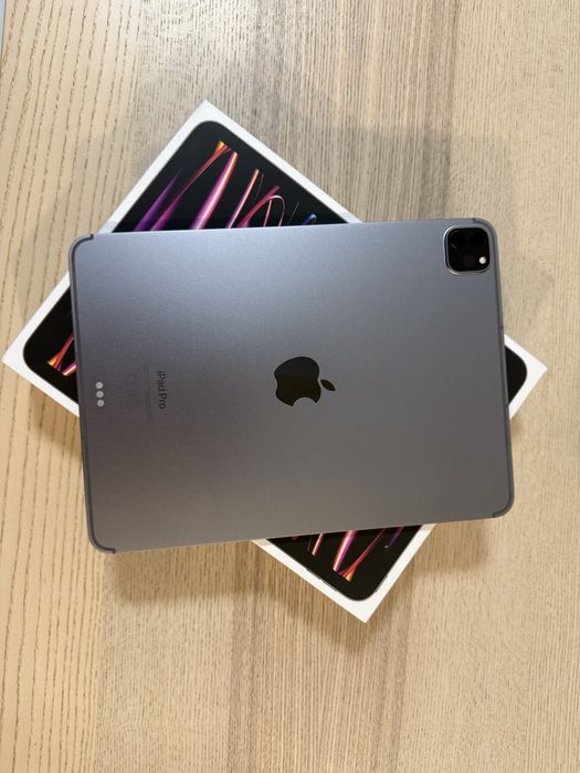 iPad Pro 11" M2 Cellular 5G pachet complet + husa folio Apple